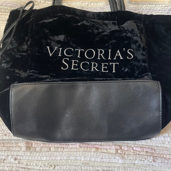 Victoria’s Secret Black Velvet Shoulder Bag / Tote with Sparkling Logo - Picture 2 of 4
